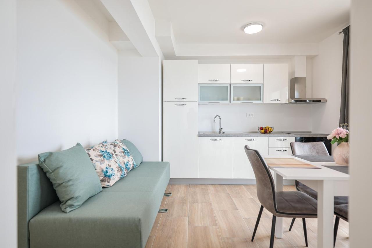 Beachfront Apartments Tic With Seaview Miletici Экстерьер фото