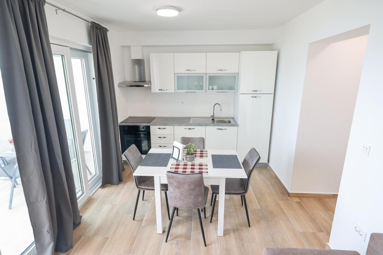 Beachfront Apartments Tic With Seaview Miletici Экстерьер фото