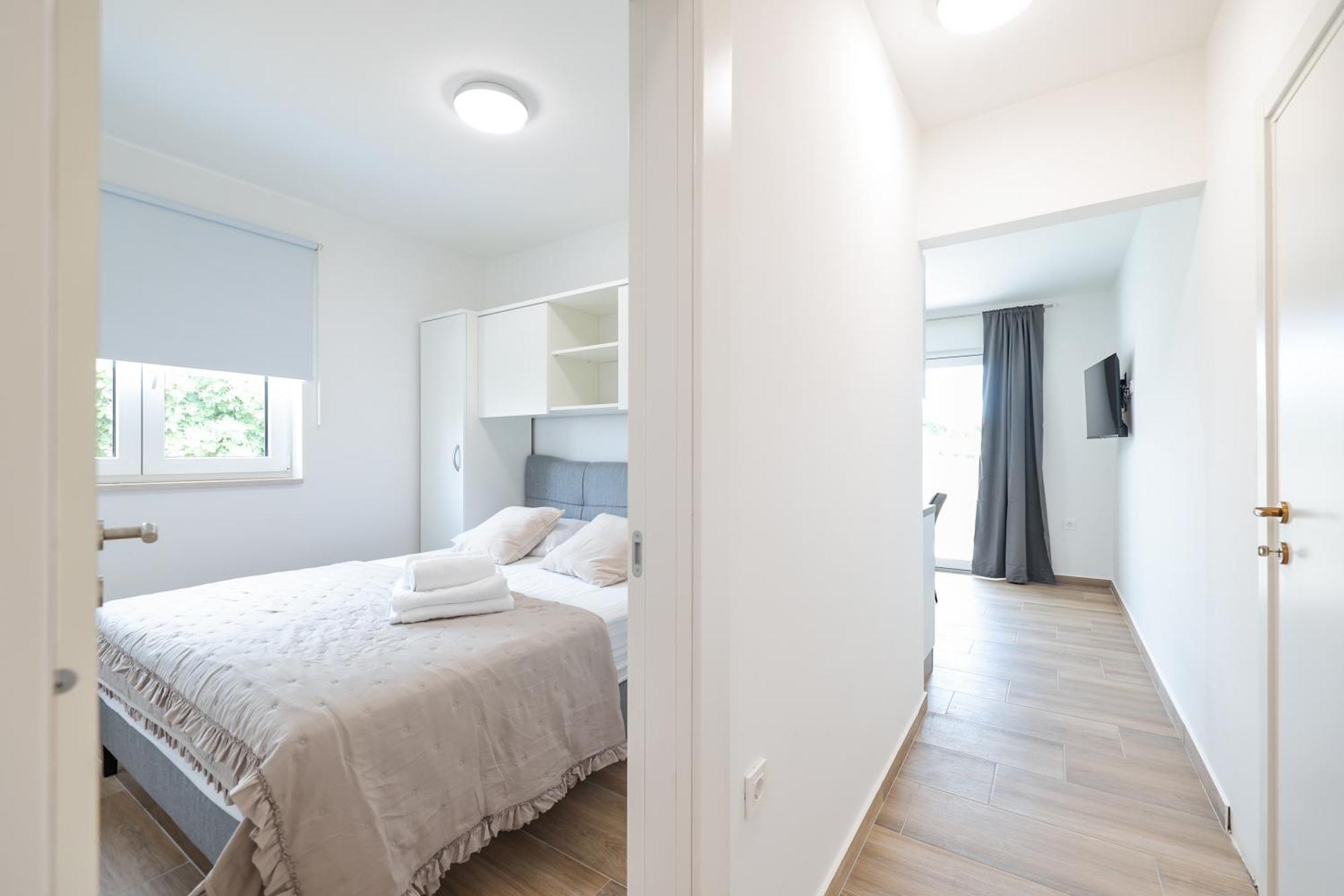Beachfront Apartments Tic With Seaview Miletici Экстерьер фото